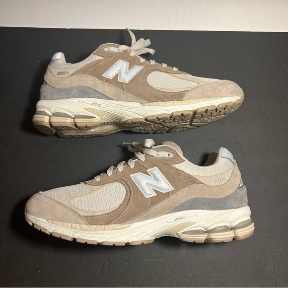 Size 10 - New Balance 2002R Low Driftwood - Picture 2 of 11